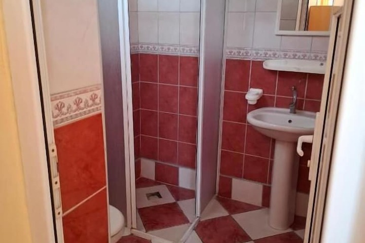 Room 8 of 13