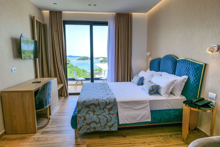 Room 40 of 74
