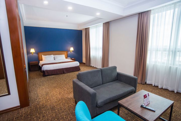 Room 9 of 44