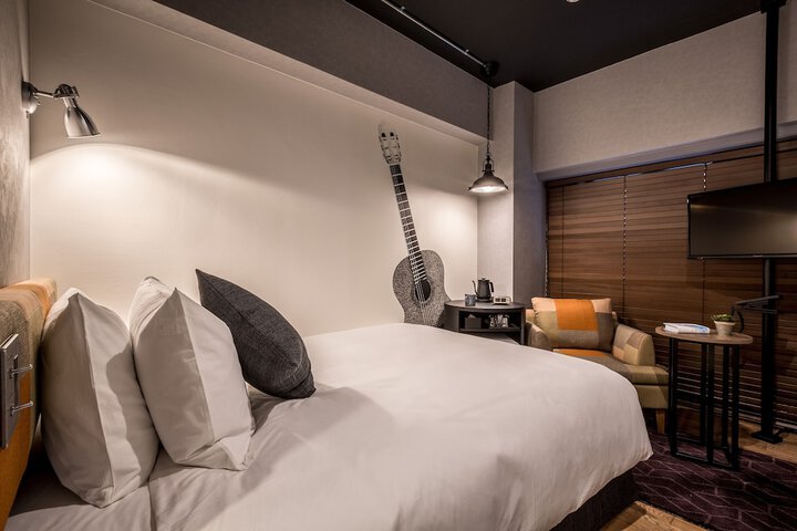 Room 16 of 39