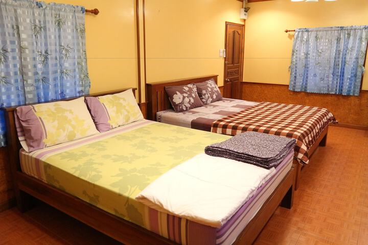Room 4 of 96