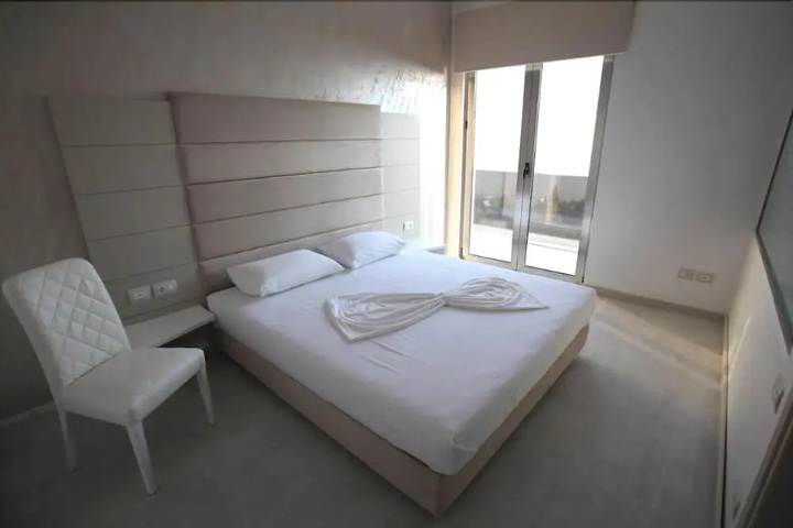 Room 3 of 15