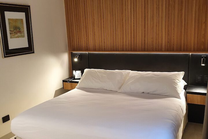 Room 3 of 64