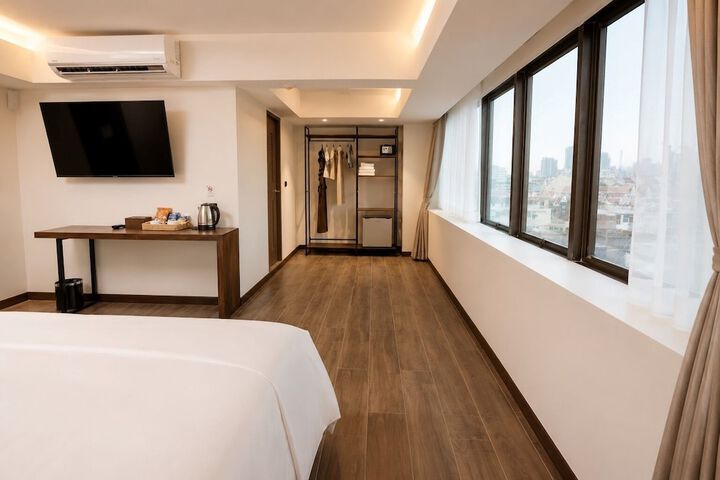 Room 9 of 52