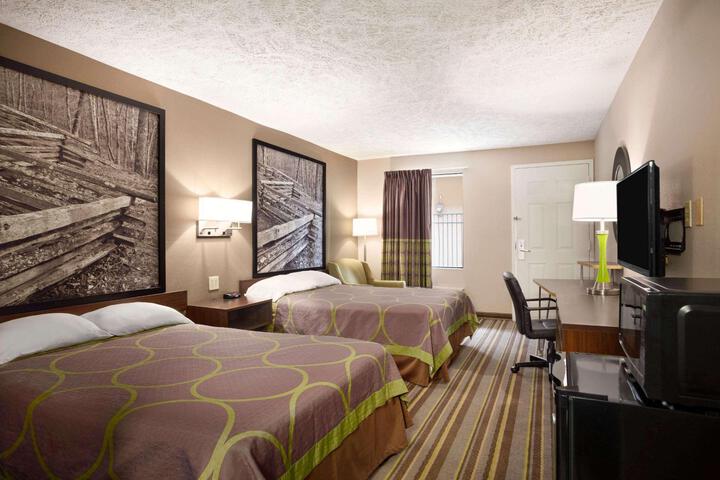 2 Double Beds (2 of 7)