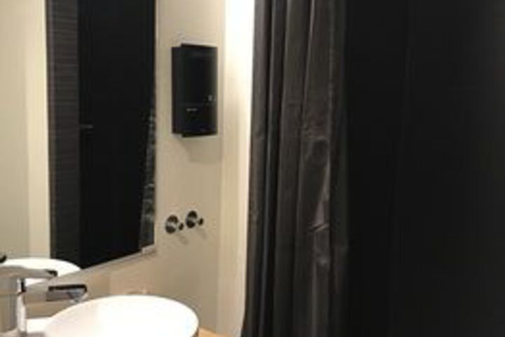 Room 3 of 7
