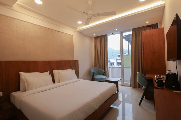 Room 16 of 64