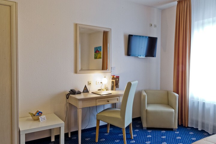Room 13 of 50