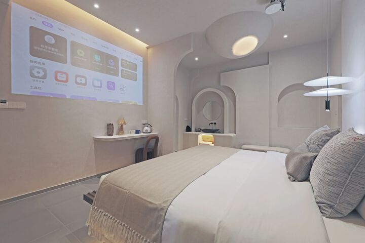 Room 48 of 150