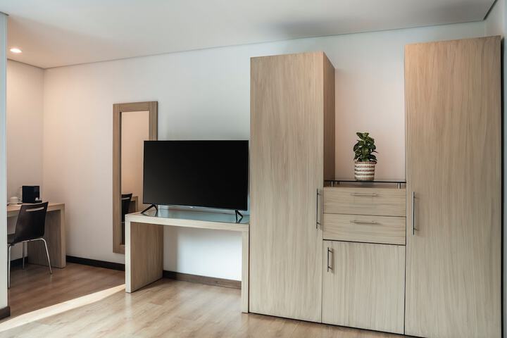 Room 8 of 75