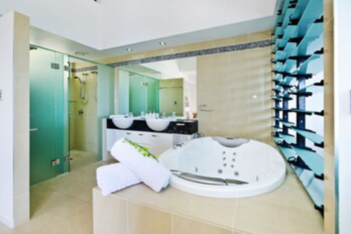 Room 6 of 22