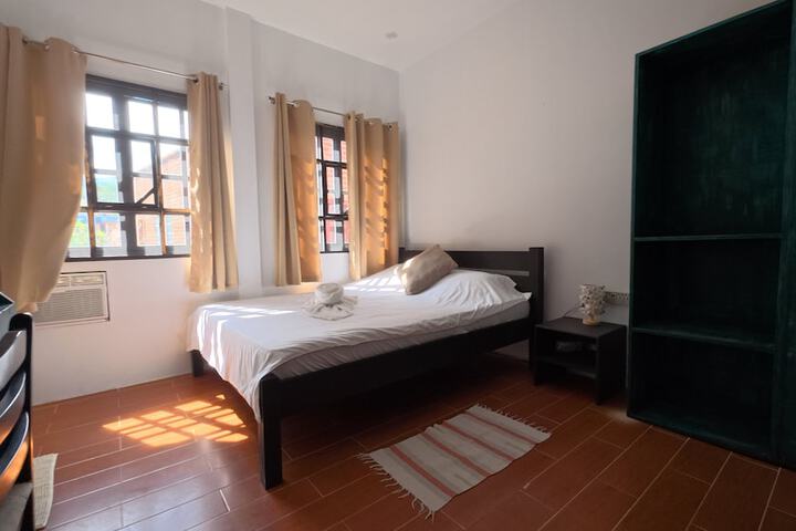Room 4 of 144