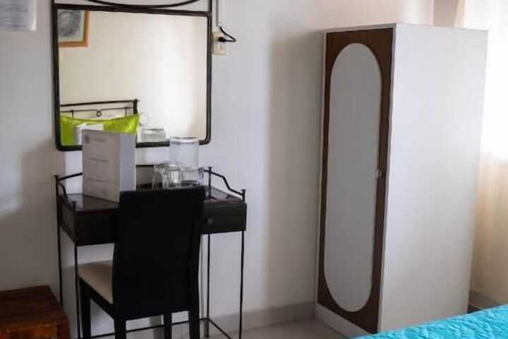 Room 4 of 49