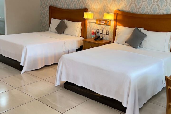 Room 7 of 40