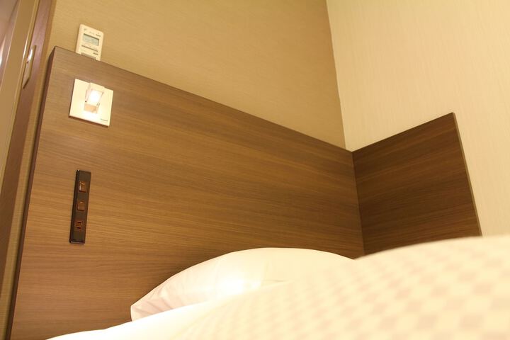 Room 18 of 49