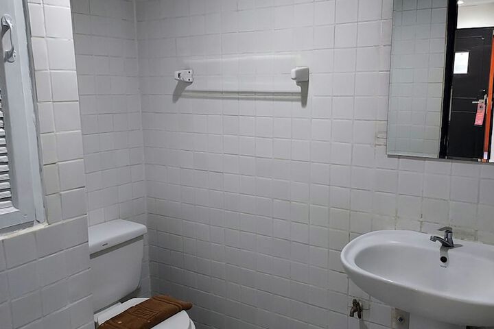 Room 40 of 48