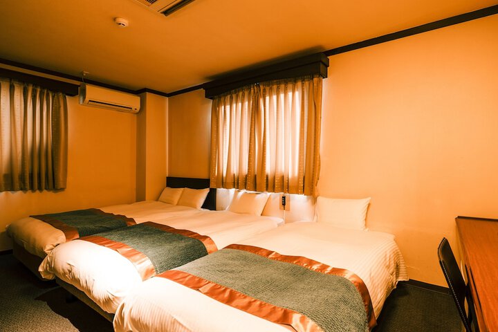 Room 30 of 97