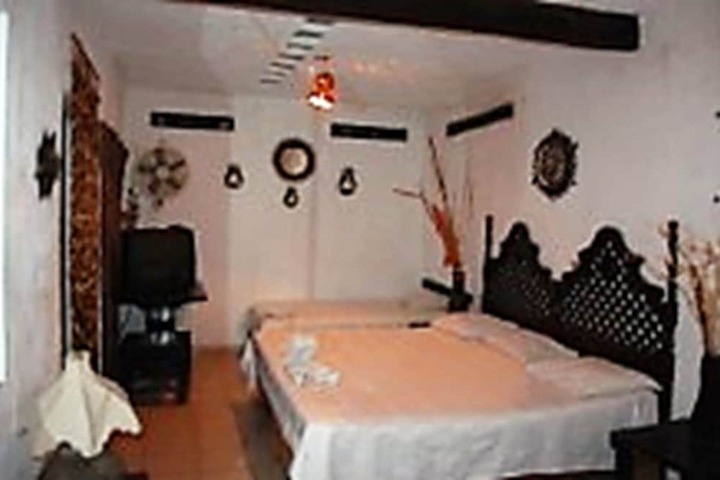 Room 12 of 18