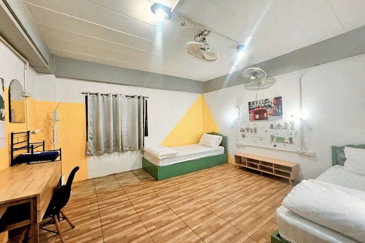 Room 42 of 94