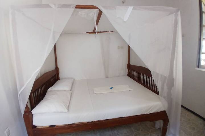 Room 14 of 39