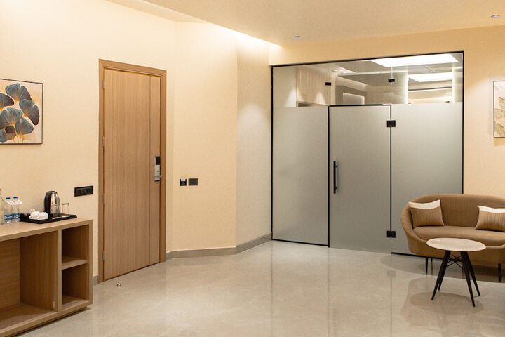 Room 16 of 24