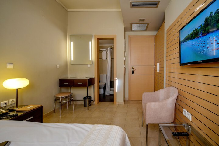 Room 22 of 166