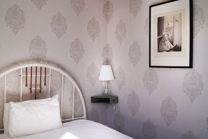 Room 8 of 26