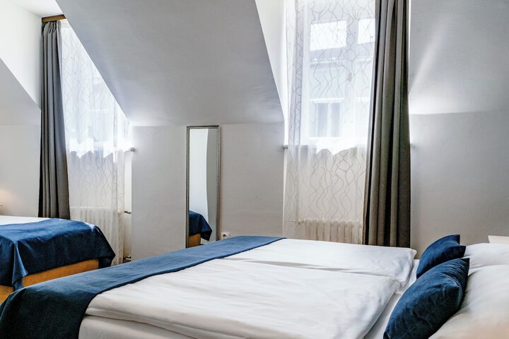 Room 21 of 30