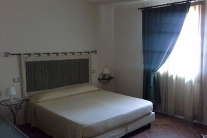 Room 32 of 70