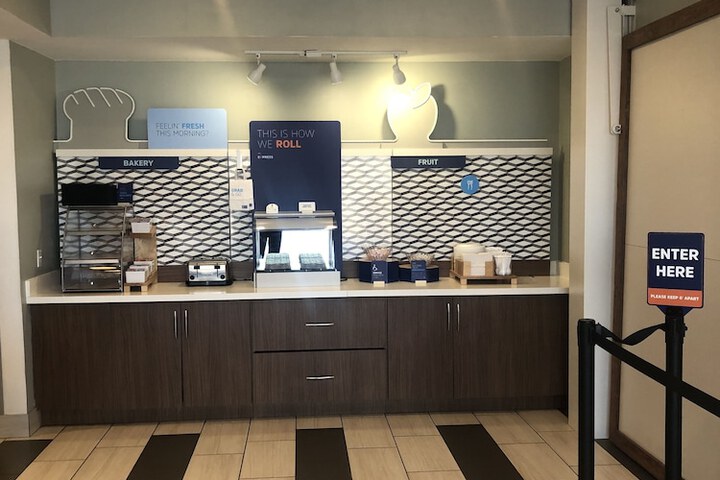 Breakfast/Coffee Service 24 of 29