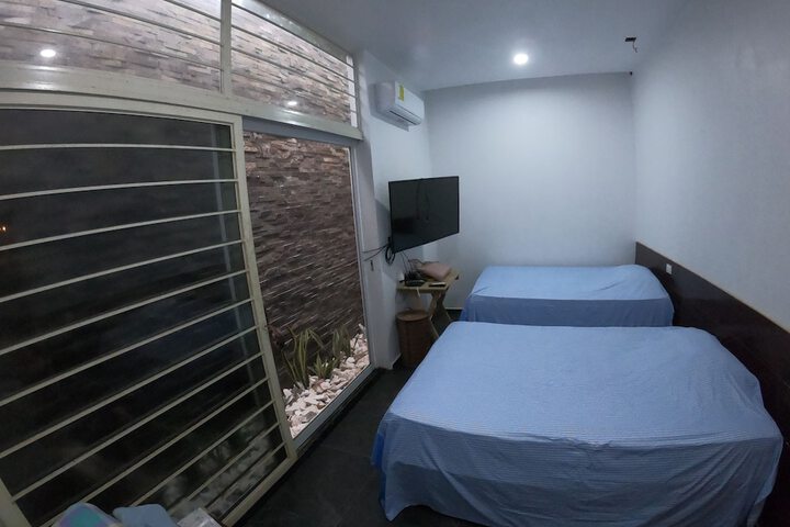 Room 3 of 89