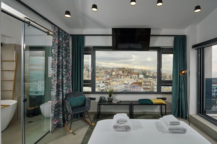 Room 28 of 113