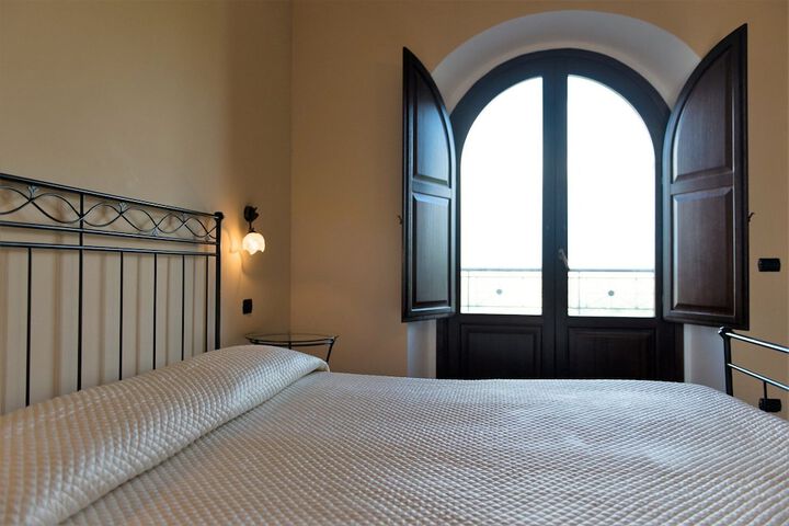 Room 2 of 50