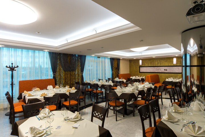 Dining 36 of 47