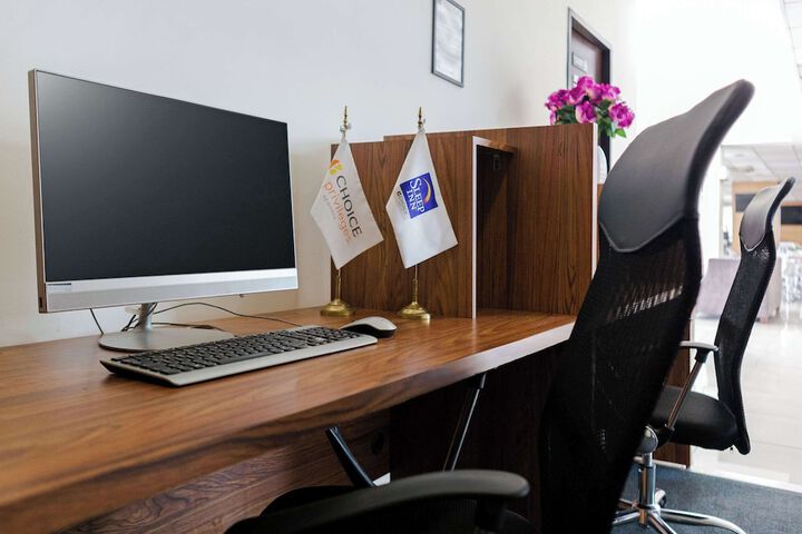 Business Center 61 of 68