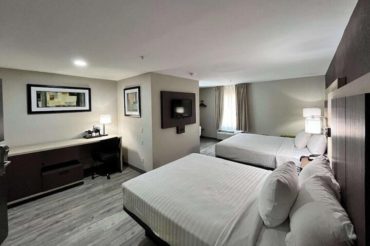 Room 17 of 49