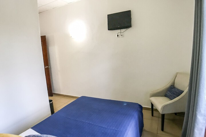 Room 14 of 18