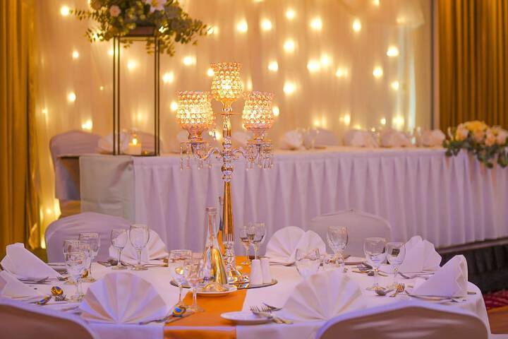 Ballroom/Hall 98 of 142