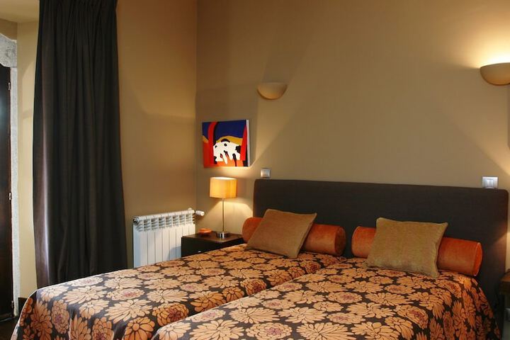 Room 6 of 35