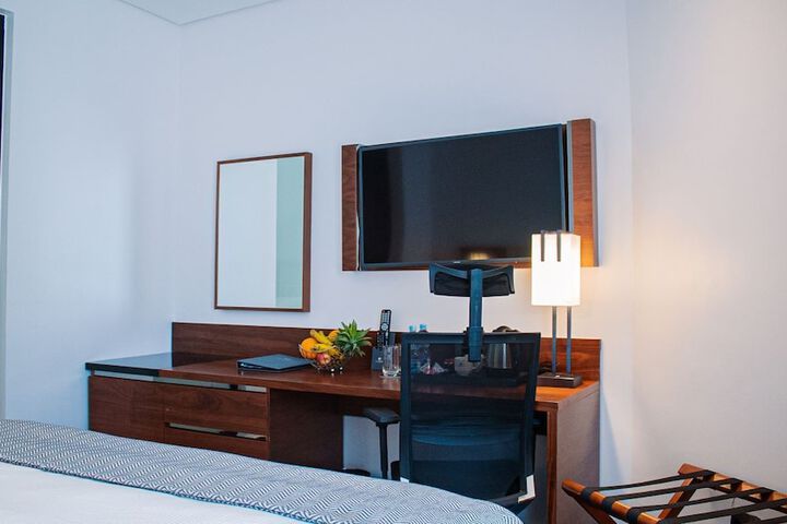 Room 13 of 30