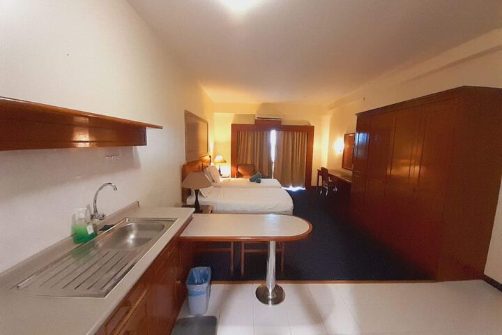 Room 168 of 650