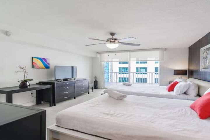 Room 17 of 177