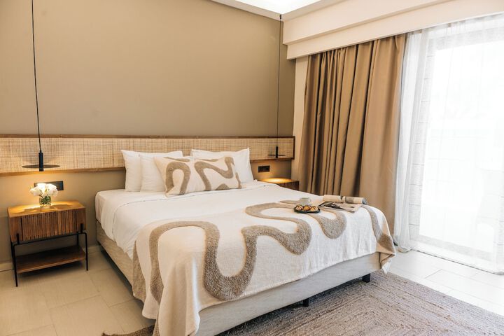 Room 32 of 100