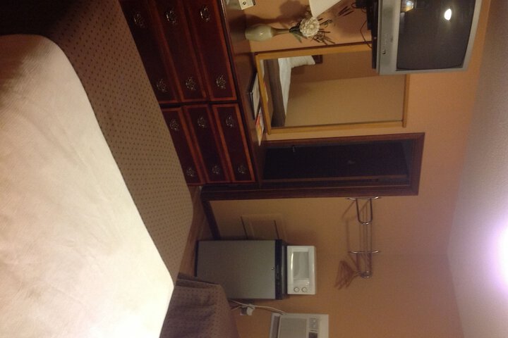 Room 2 of 24