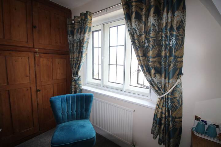 Room 11 of 77