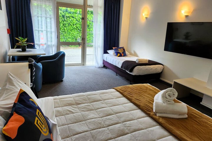 Room 18 of 53