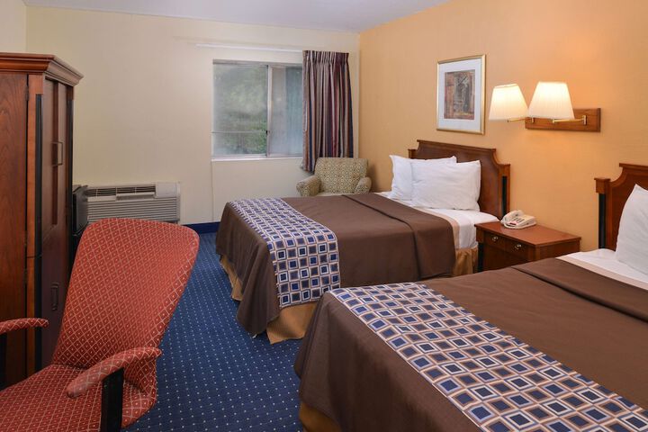 2 Double Beds Balcony (1 of 5)