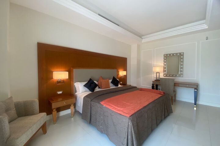 Room 38 of 125