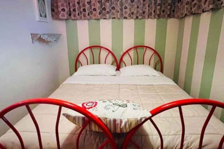 Room 12 of 35