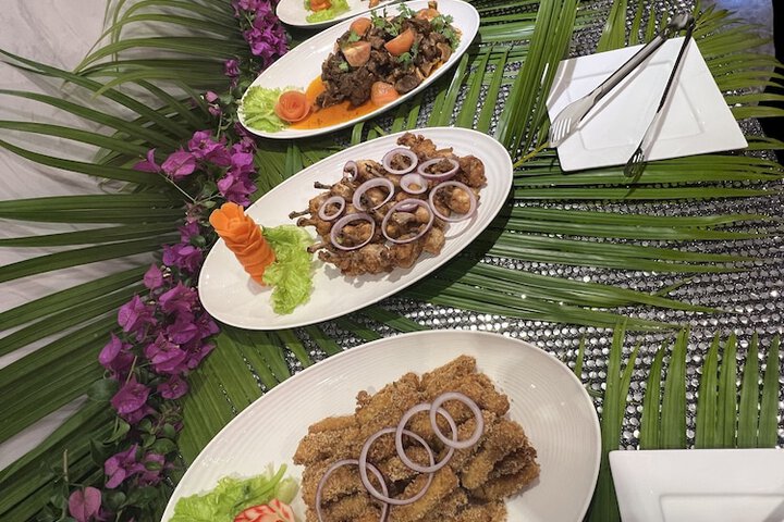 Dining 8 of 14